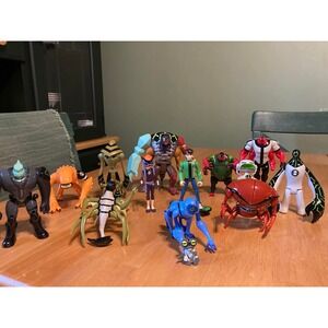 Ben 10 Action Figure Lot Bandai Cartoon Network Omnitrix Figures Case 30+ Pc